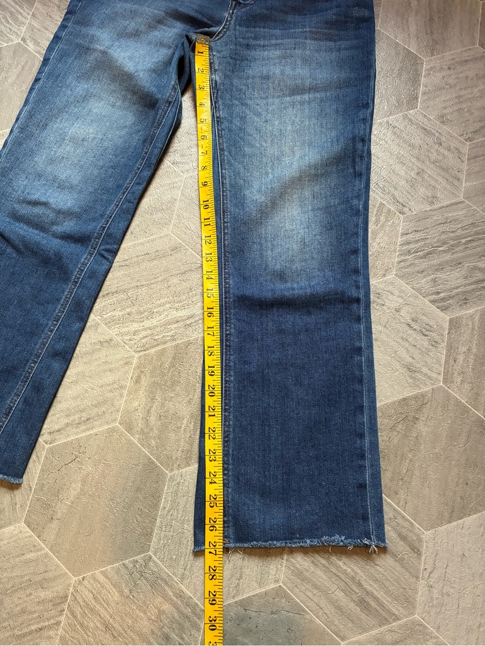 Kut from the Kloth Women's Medium Blue Flare Jeans - Picture 9 of 10